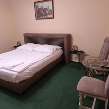 Hotel Malwa Ostrów Wielkopolski Esterno foto