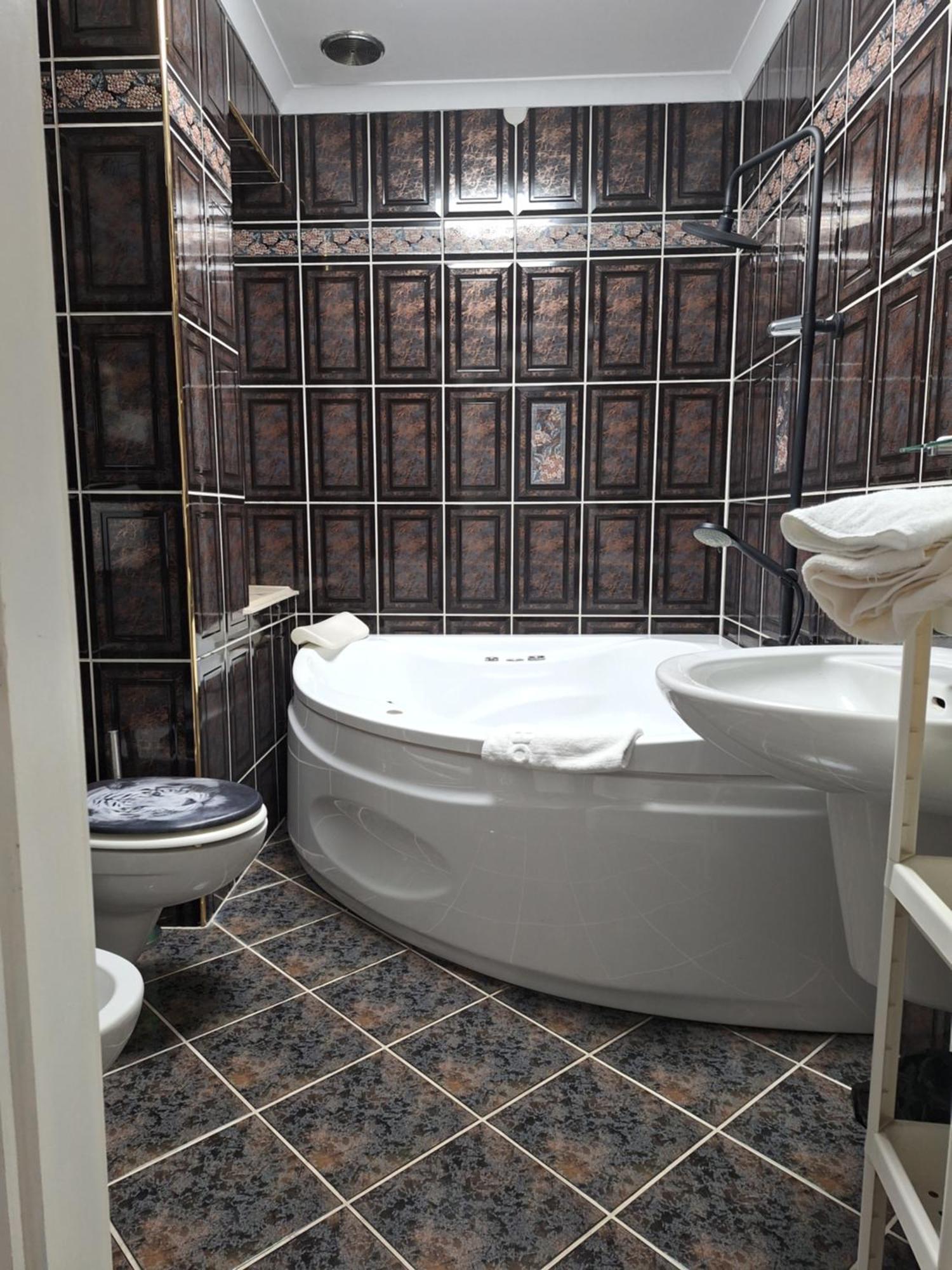 Hotel Malwa Ostrów Wielkopolski Esterno foto