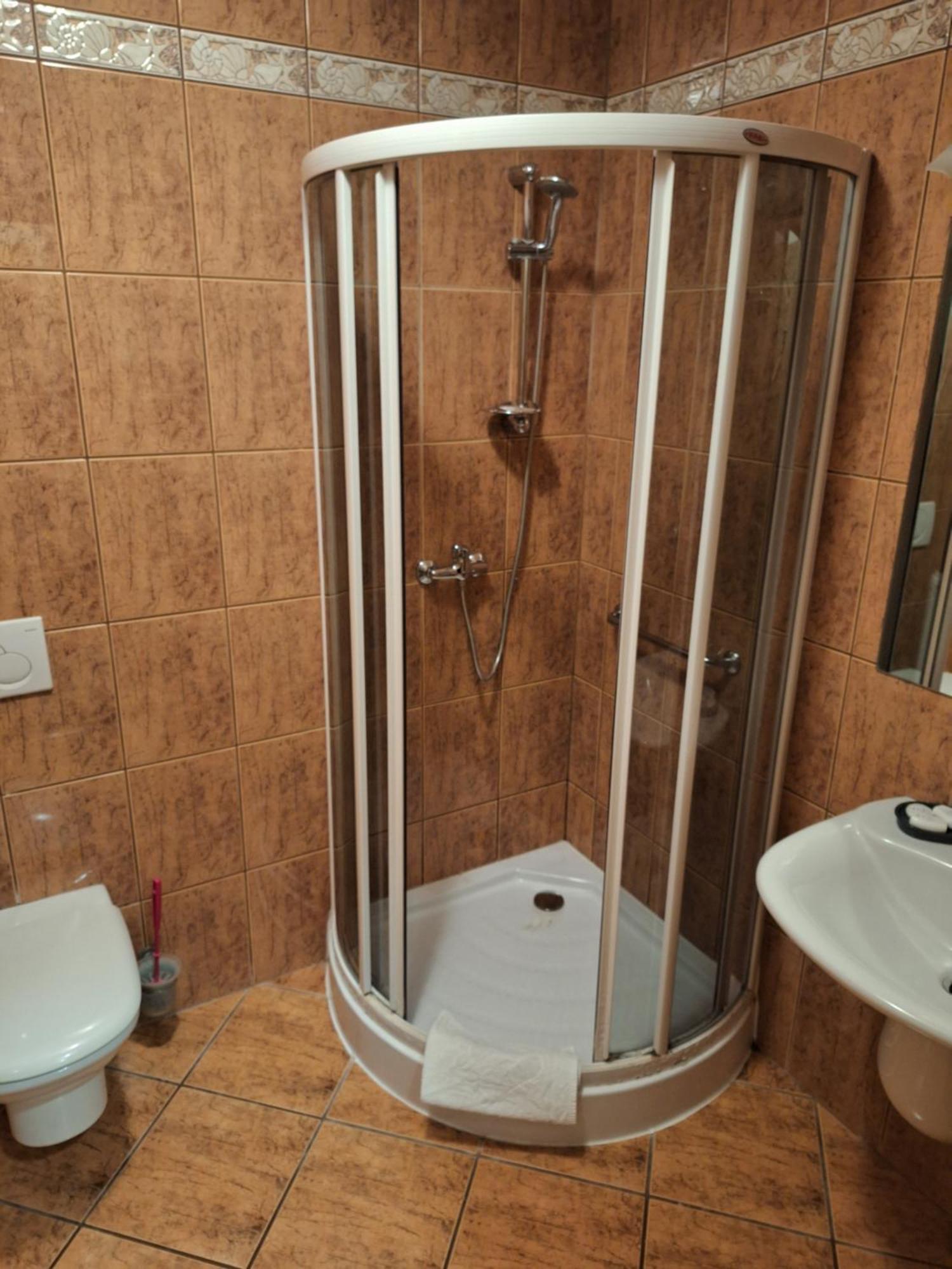 Hotel Malwa Ostrów Wielkopolski Esterno foto